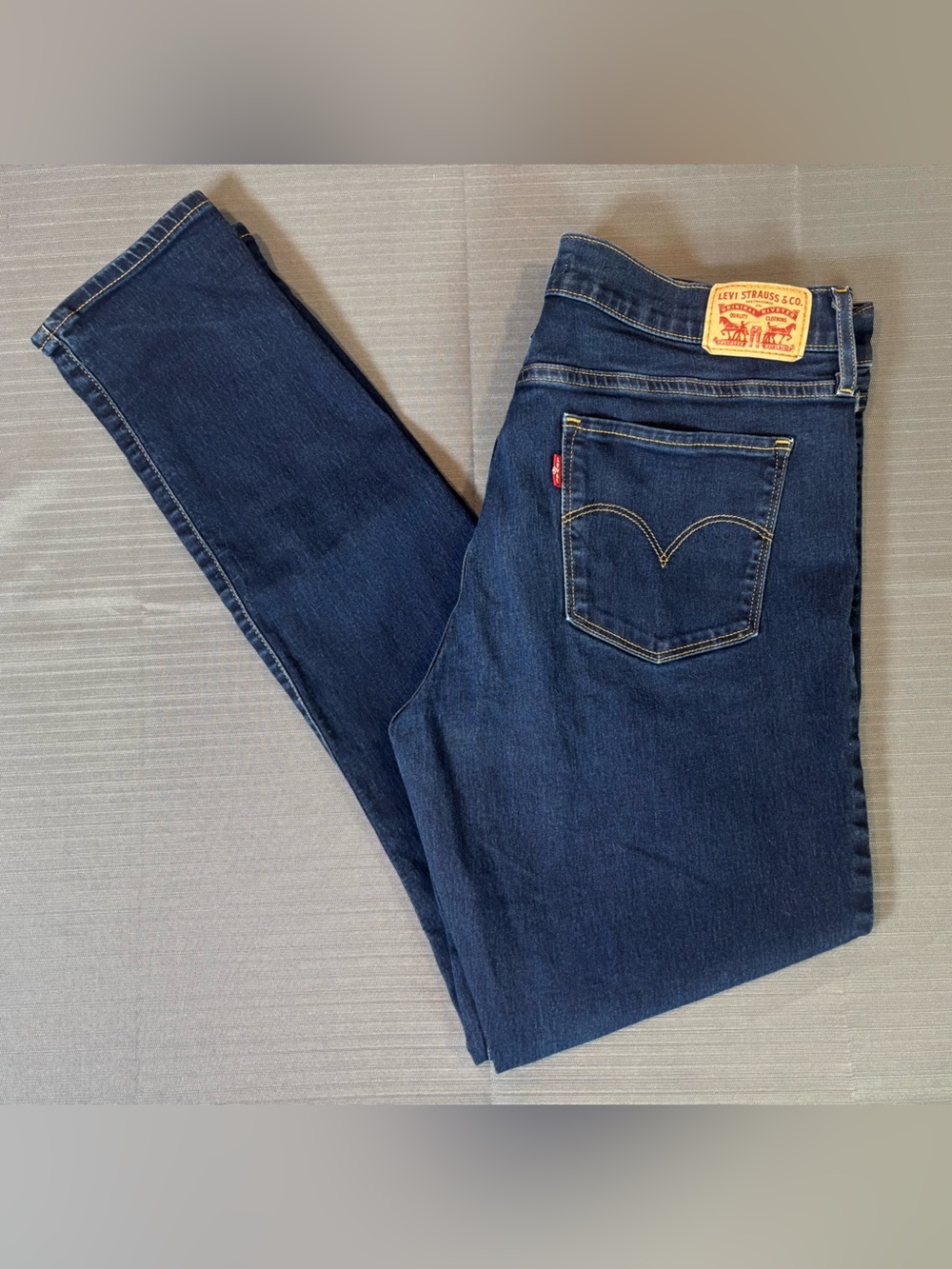 Levi’s 311 Shaping Skinny Jeans Dark Wash Stretch W32